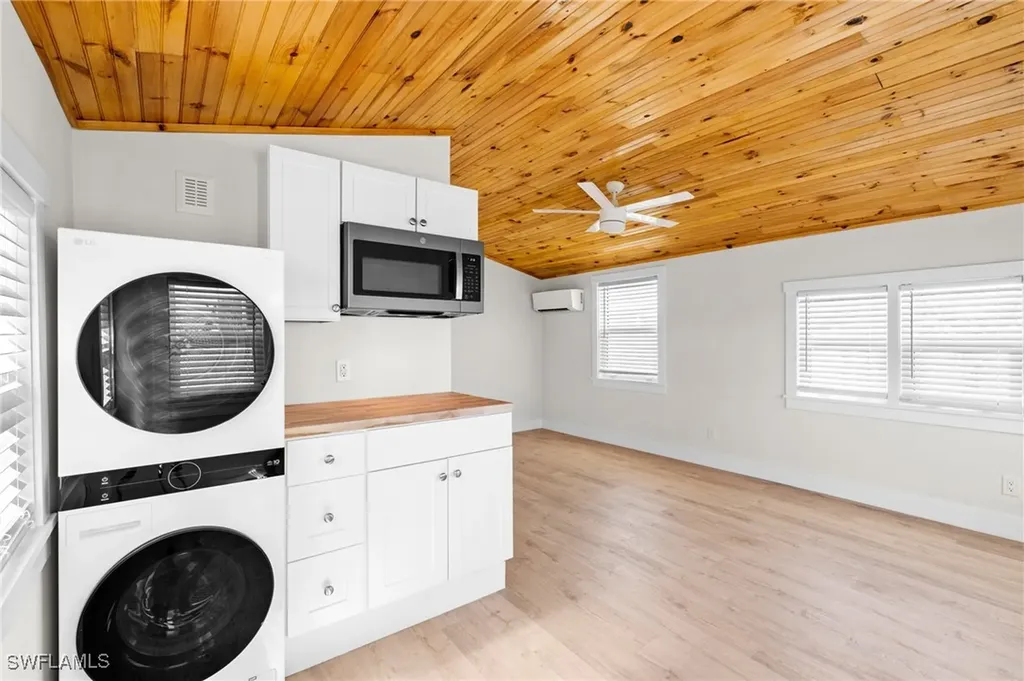 4760 Pine Island Road NW Matlacha FL 33993