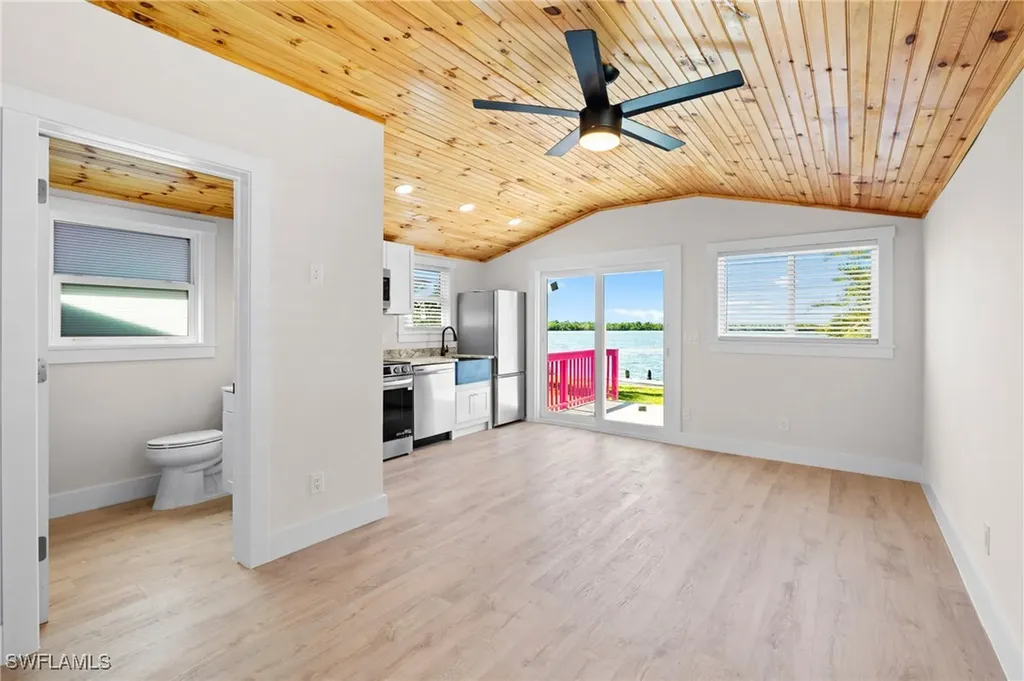4760 Pine Island Road NW Matlacha FL 33993