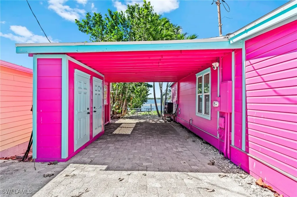 4760 Pine Island Road NW Matlacha FL 33993