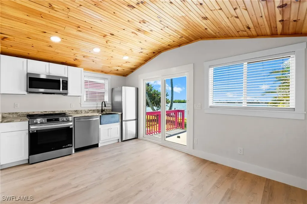 4760 Pine Island Road NW Matlacha FL 33993