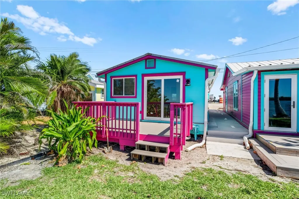 4760 Pine Island Road NW Matlacha FL 33993