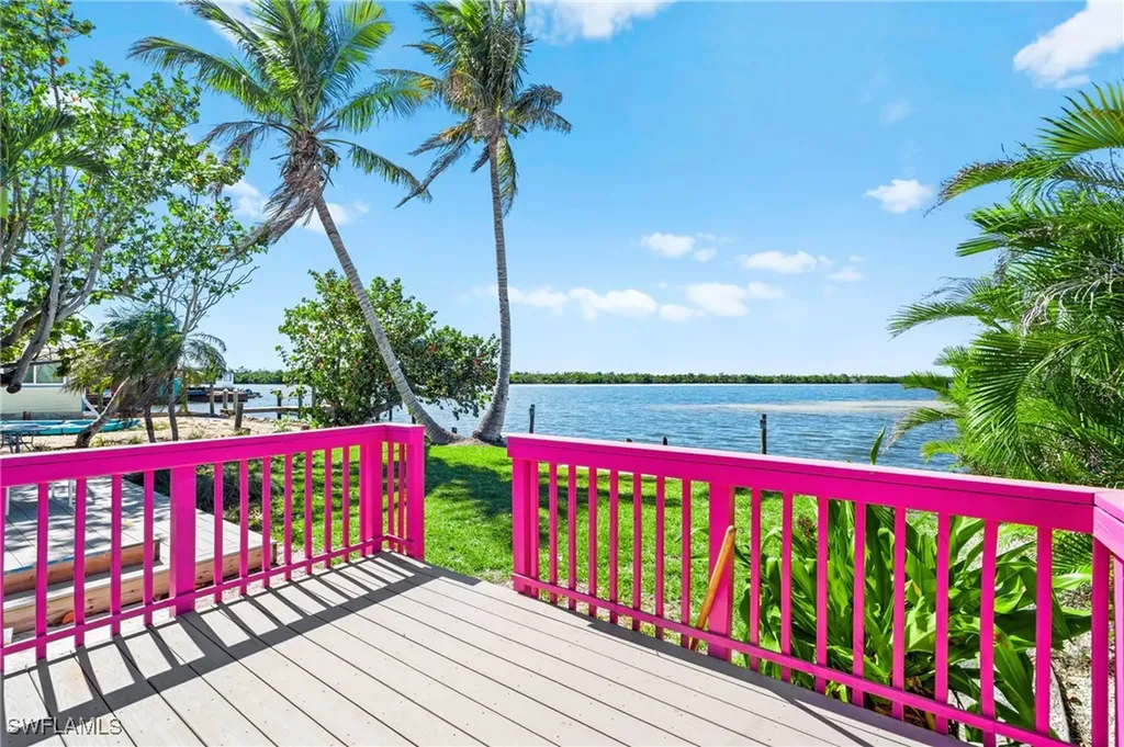 4760 Pine Island Road NW Matlacha FL 33993