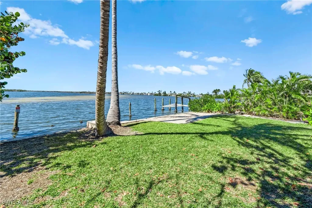 4760 Pine Island Road NW Matlacha FL 33993