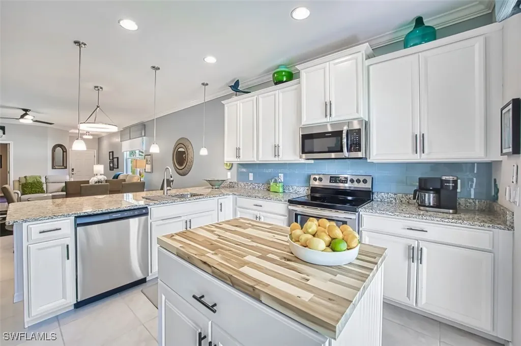 2130 Summersweet Drive Alva FL 33920