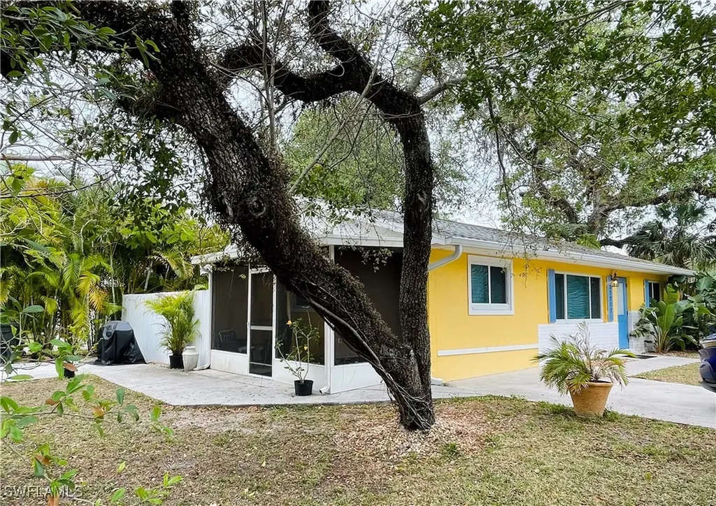 27777 Quinn Street W Bonita Springs FL 34135