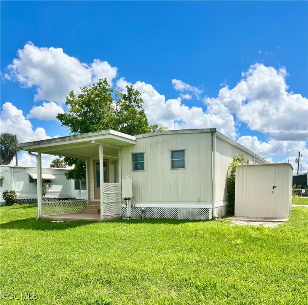 329 Lantern Lane North Fort Myers FL 33917