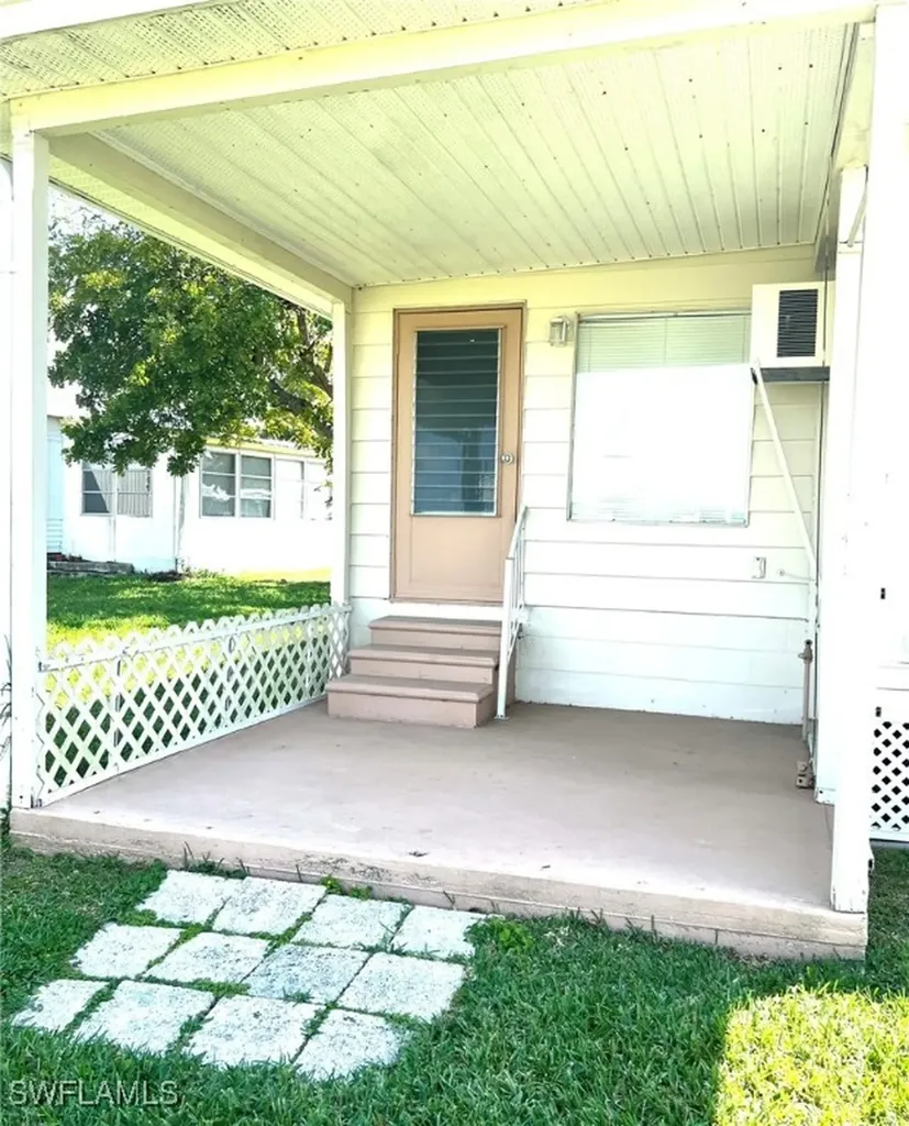 329 Lantern Lane North Fort Myers FL 33917