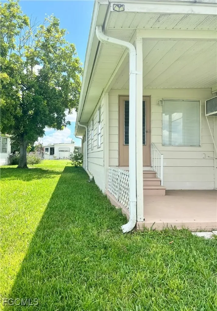 329 Lantern Lane North Fort Myers FL 33917