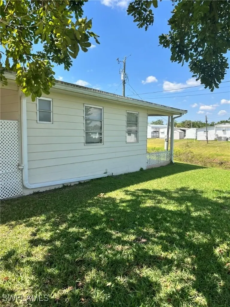 329 Lantern Lane North Fort Myers FL 33917