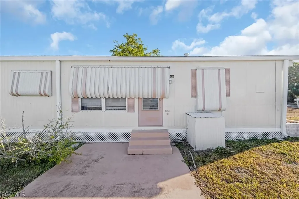 329 Lantern Lane North Fort Myers FL 33917