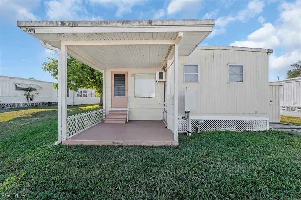 329 Lantern Lane North Fort Myers FL 33917