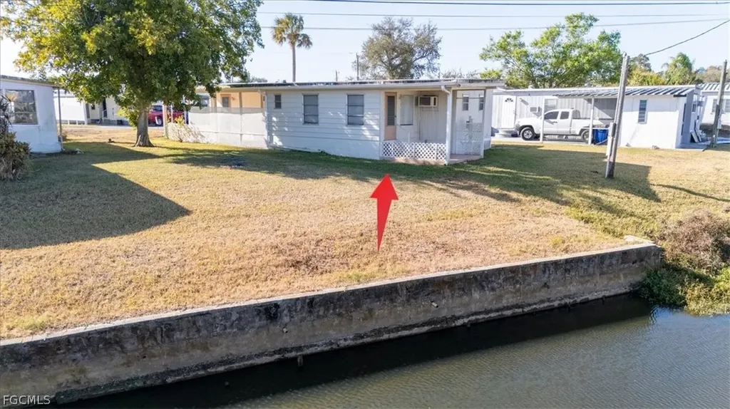 329 Lantern Lane North Fort Myers FL 33917