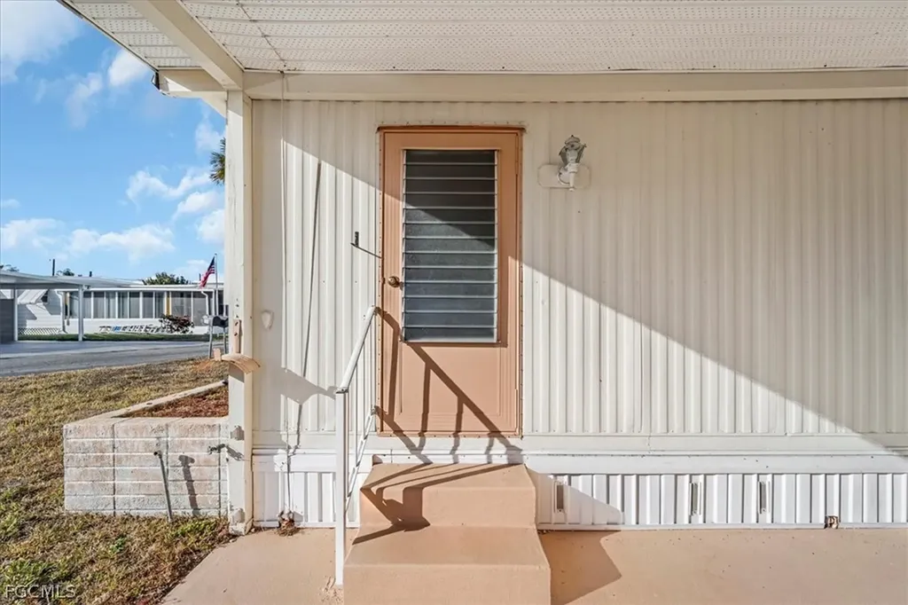 329 Lantern Lane North Fort Myers FL 33917