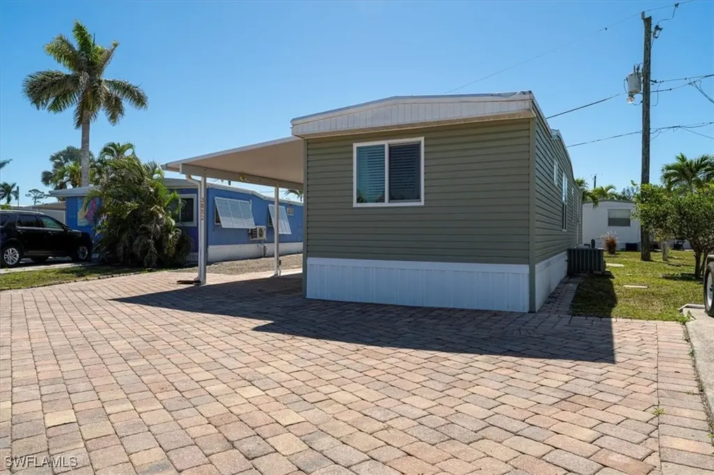 3852 Cardinal Circle Bonita Springs FL 34134