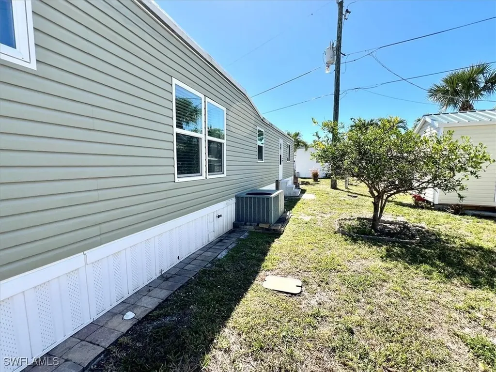 3852 Cardinal Circle Bonita Springs FL 34134