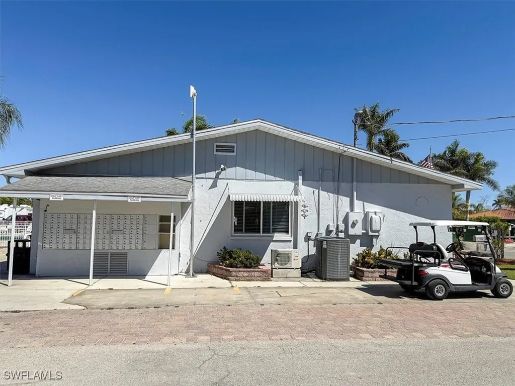 3852 Cardinal Circle Bonita Springs FL 34134