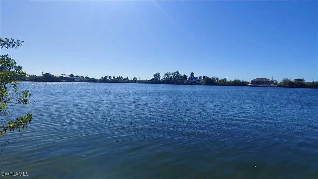 1242 NW 18th Street Cape Coral FL 33993