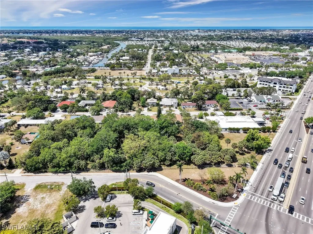 3184 Tamiami Trail E Naples FL 34112