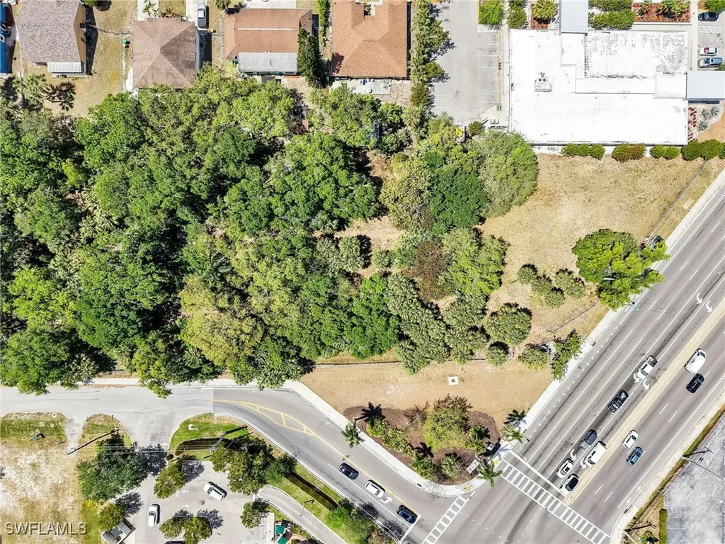 3184 Tamiami Trail E Naples FL 34112