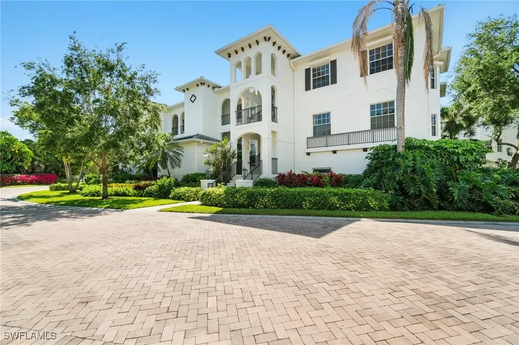 815 Bentwater Circle Naples FL 34108
