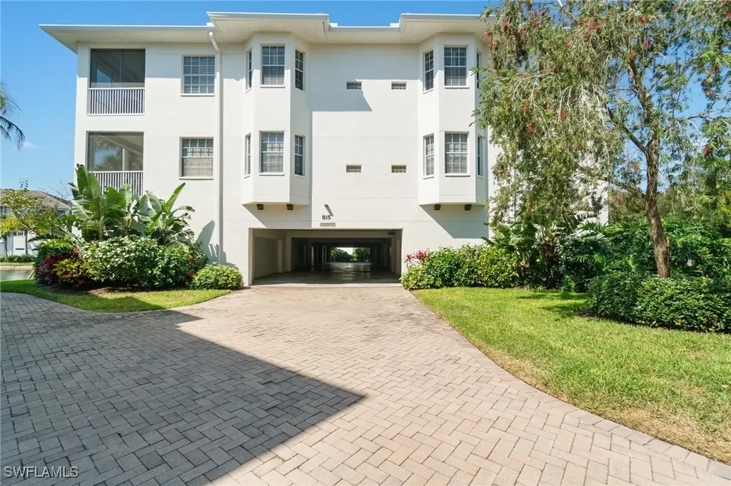 815 Bentwater Circle Naples FL 34108