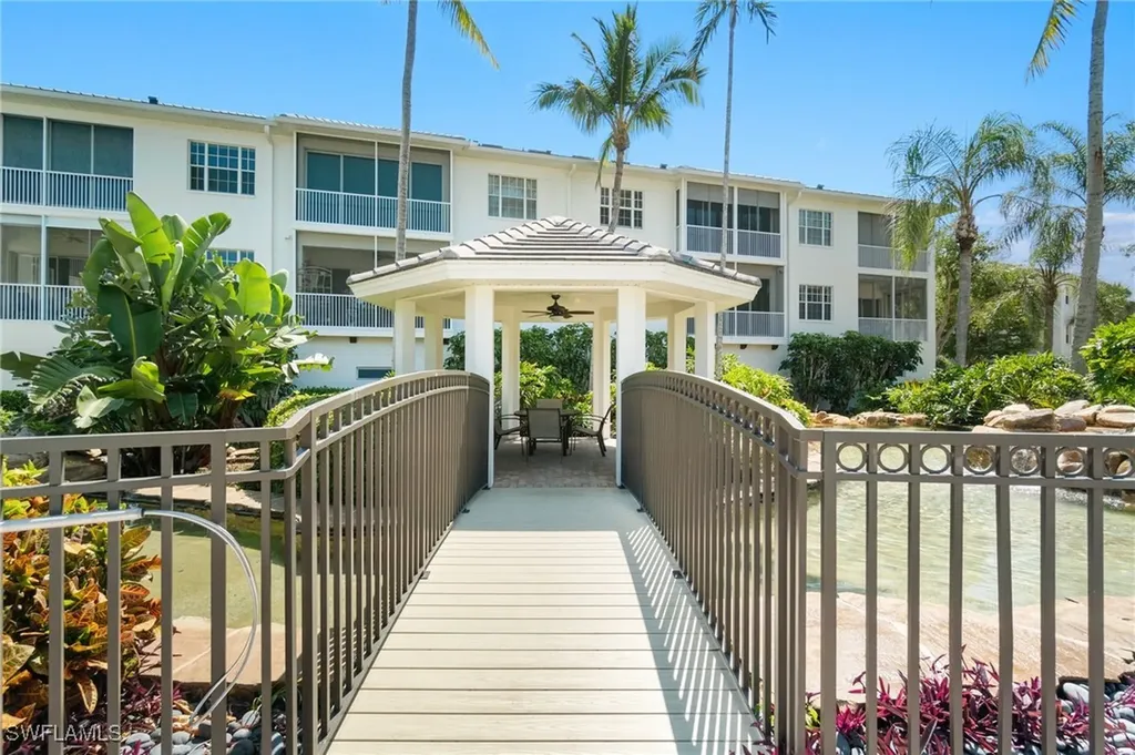 815 Bentwater Circle Naples FL 34108