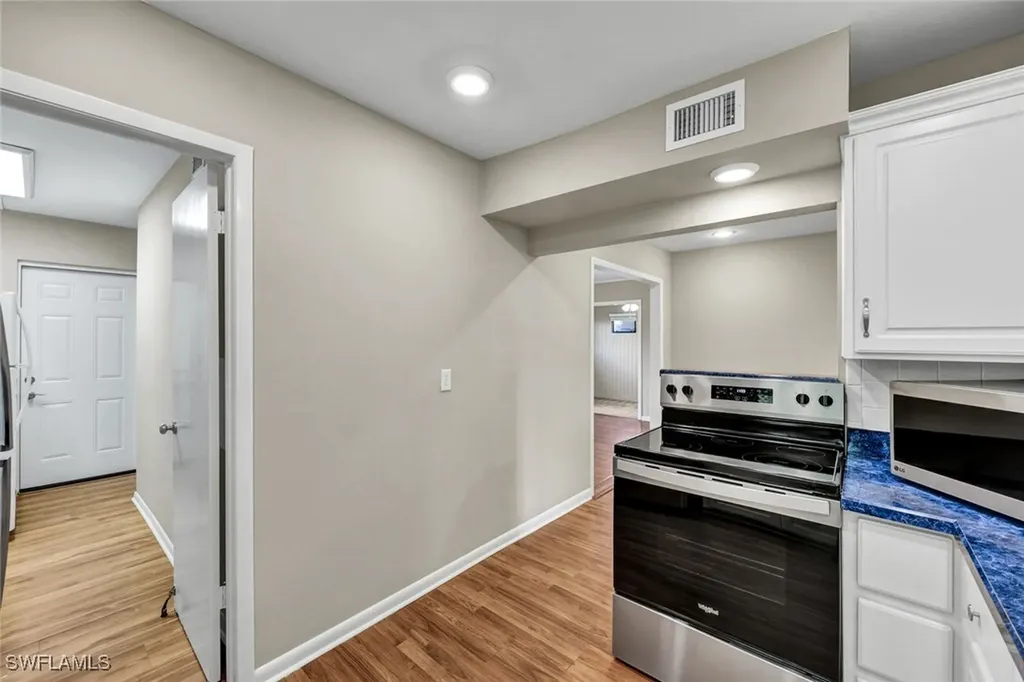 547 103rd Avenue N Naples FL 34108