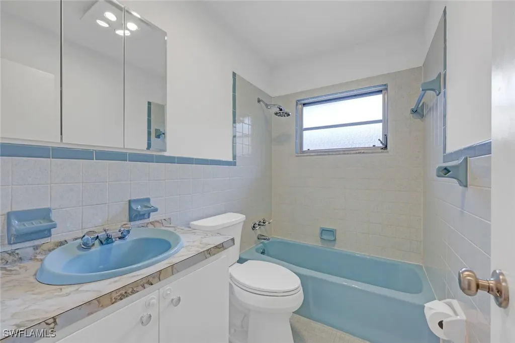 547 103rd Avenue N Naples FL 34108