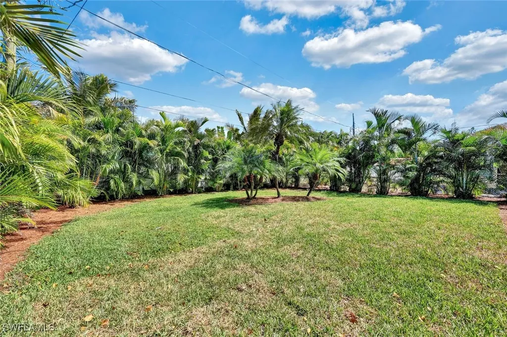 547 103rd Avenue N Naples FL 34108