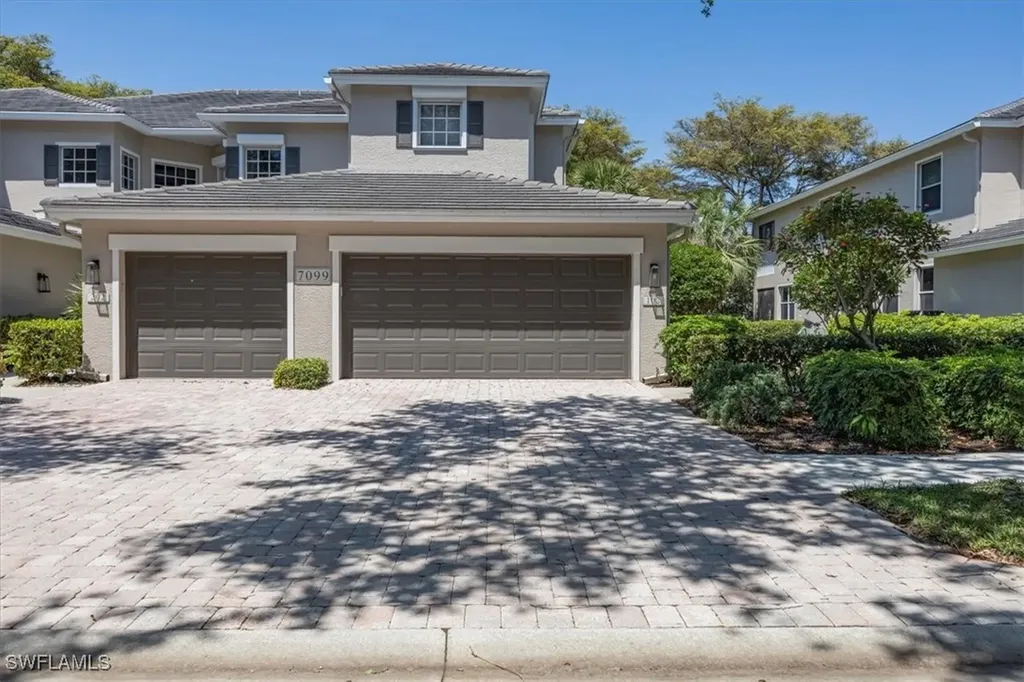 Naples FL, 7099 Pond Cypress Court, Unit 102