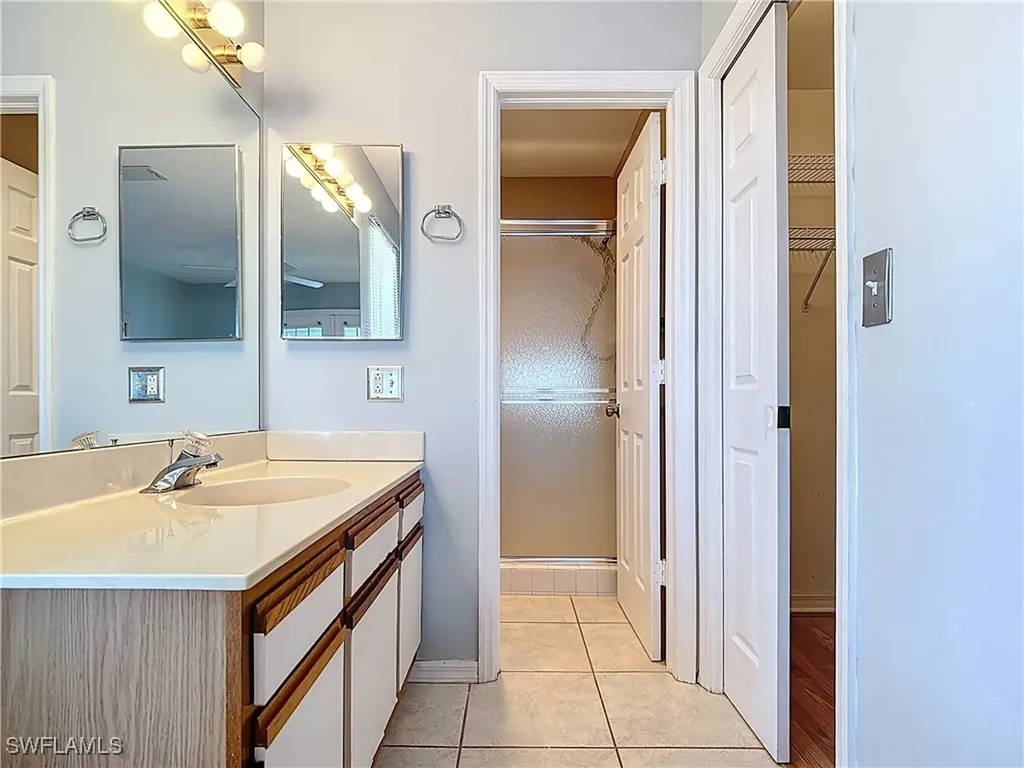 1025 Mainsail Drive Naples FL 34114