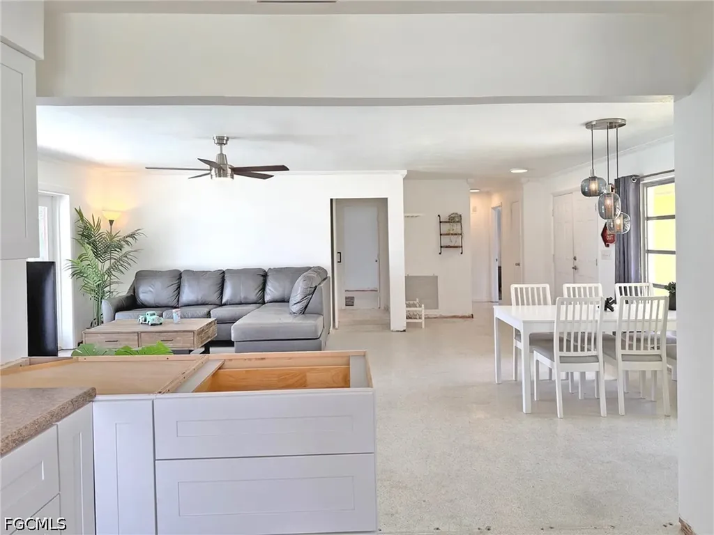 5201 Pocatella Court Cape Coral FL 33904