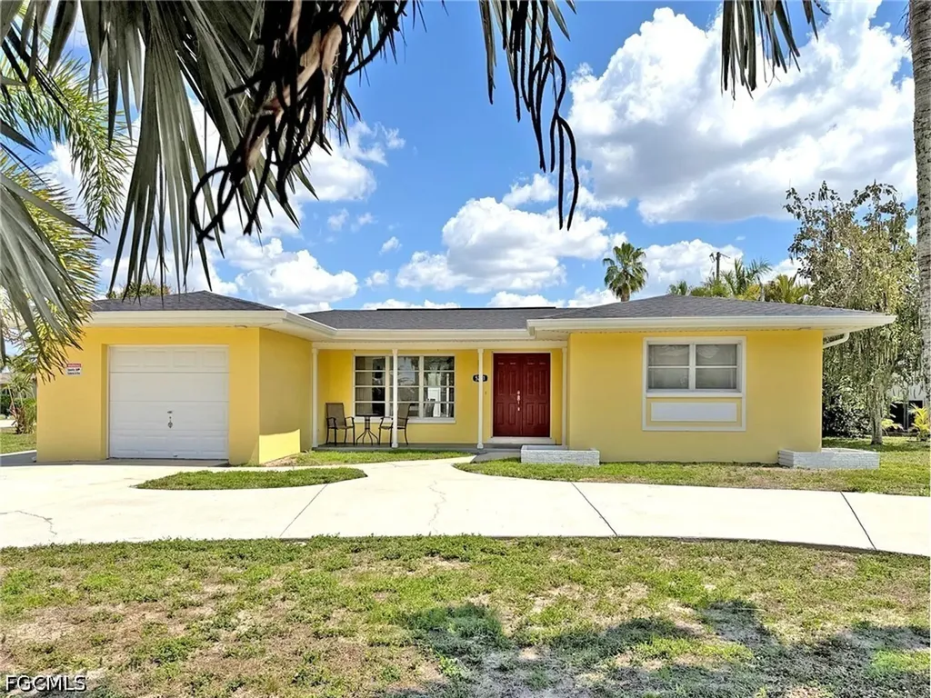 5201 Pocatella Court Cape Coral FL 33904