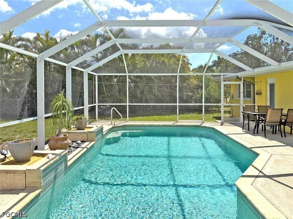 5201 Pocatella Court Cape Coral FL 33904