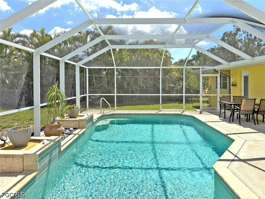 5201 Pocatella Court Cape Coral FL 33904