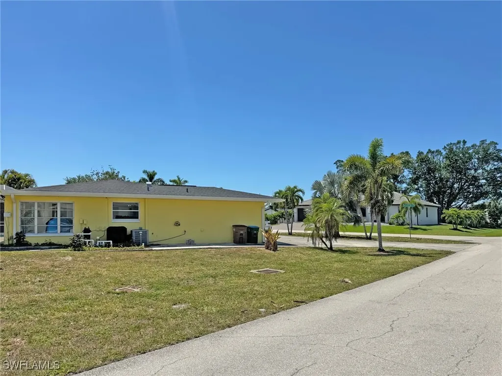 5201 Pocatella Court Cape Coral FL 33904