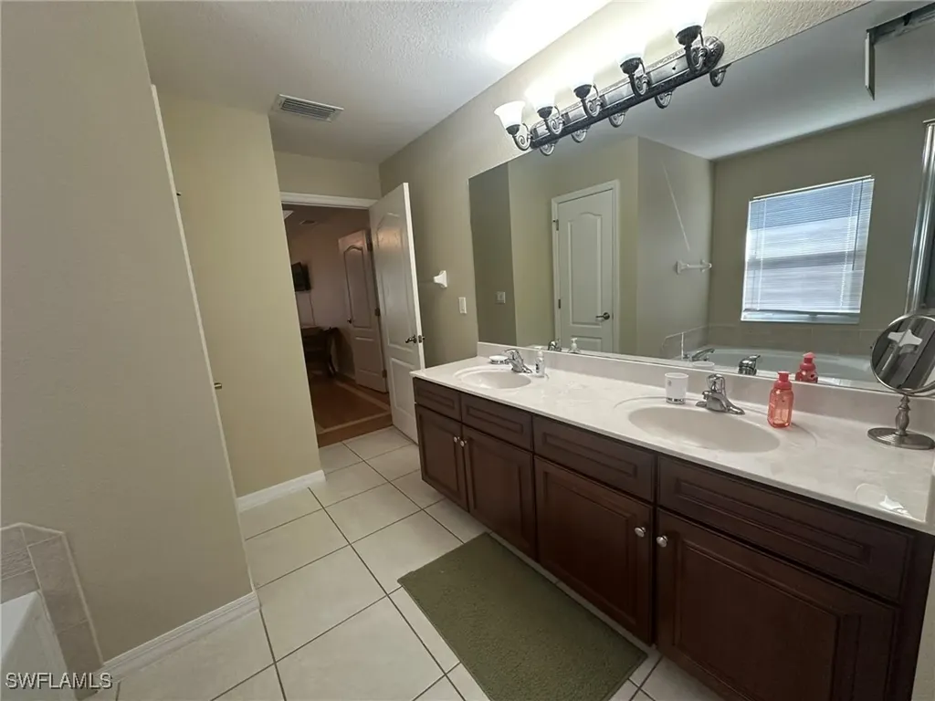 1722 NW 24th Place Cape Coral FL 33993