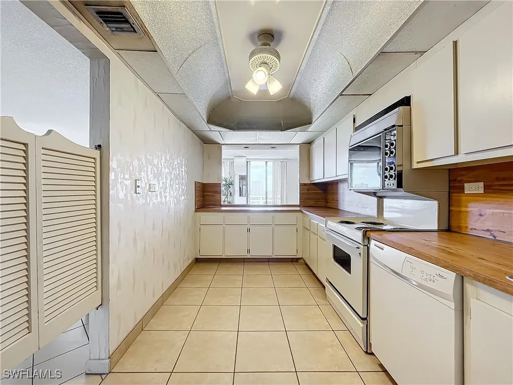 20225 NE 34th Court Miami FL 33180