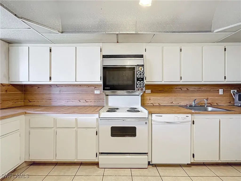 20225 NE 34th Court Miami FL 33180