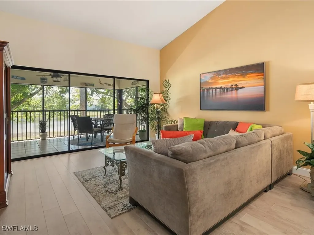1806 Kings Lake Boulevard Naples FL 34112