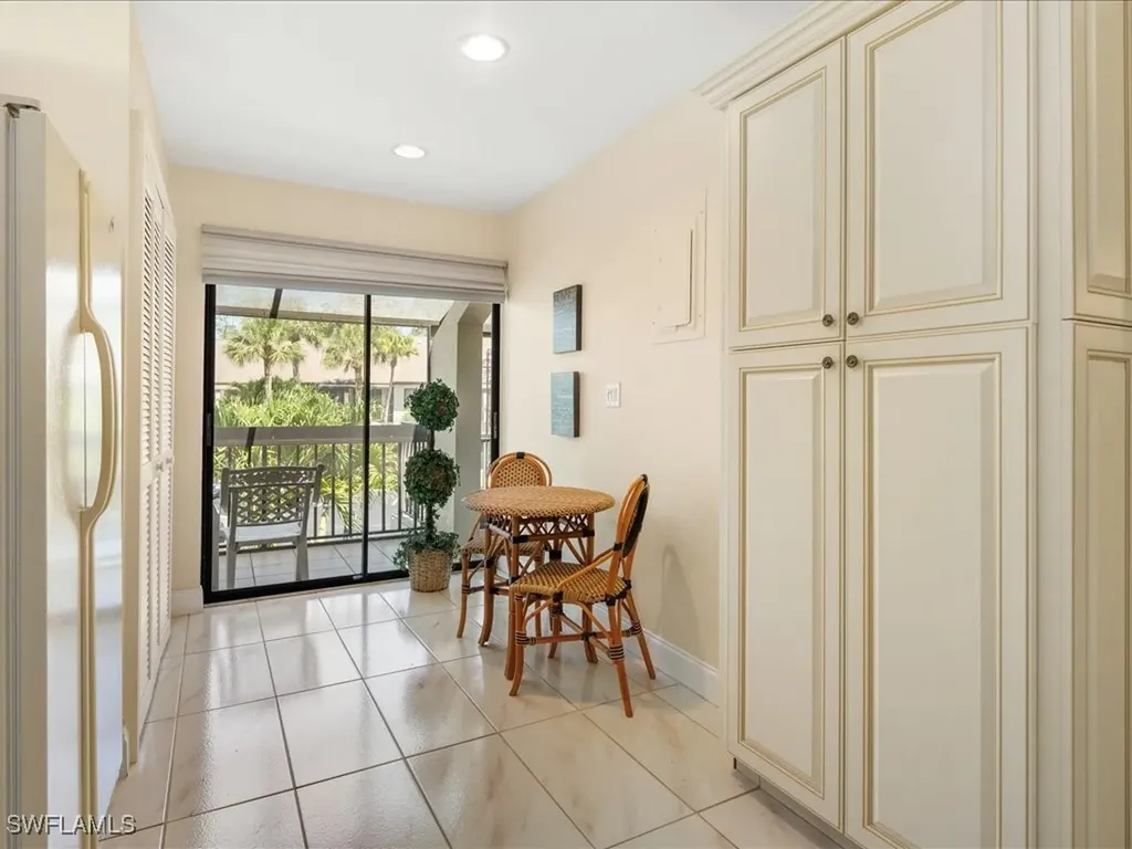 1806 Kings Lake Boulevard Naples FL 34112