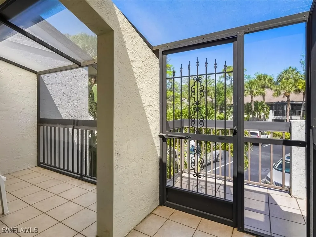 1806 Kings Lake Boulevard Naples FL 34112