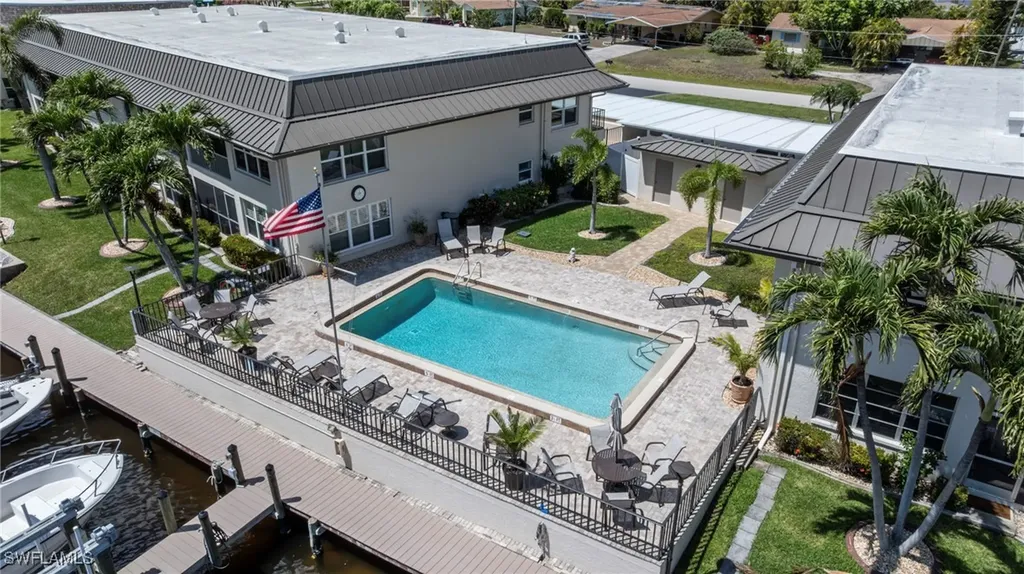 4211 SE 19th Place Cape Coral FL 33904