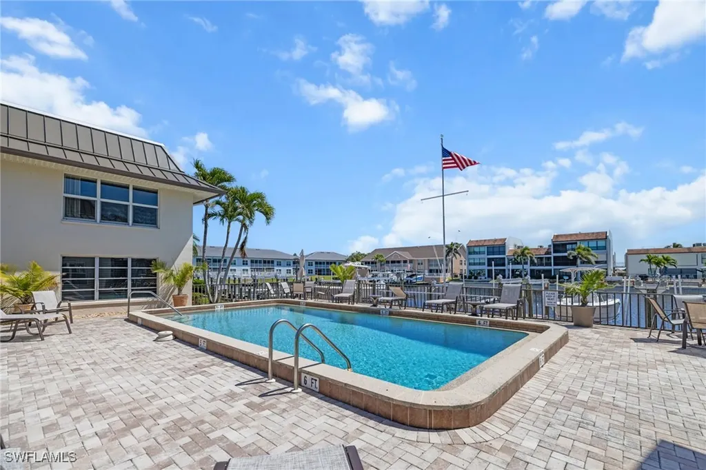 4211 SE 19th Place Cape Coral FL 33904