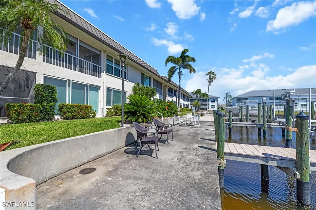 4211 SE 19th Place Cape Coral FL 33904