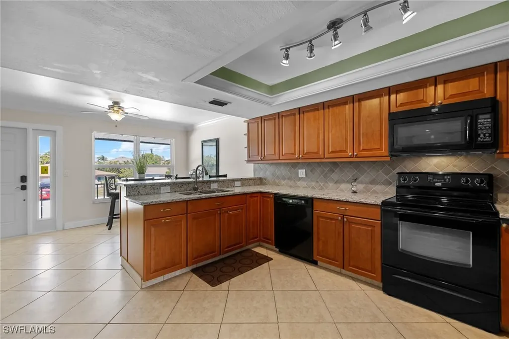4211 SE 19th Place Cape Coral FL 33904