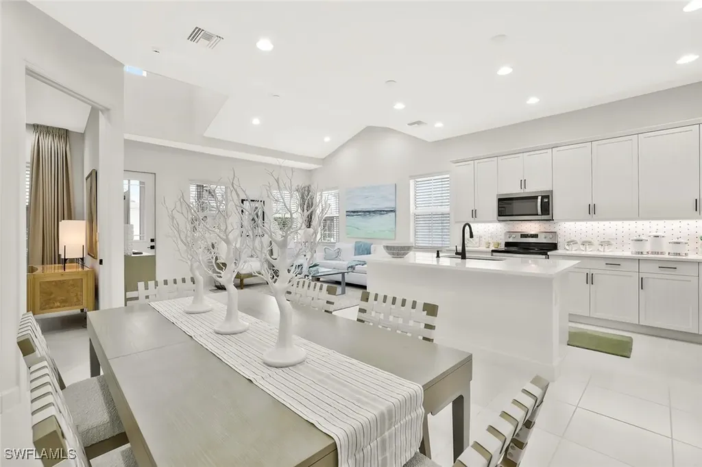 7295 Cayo Coco Lane Naples FL 34113