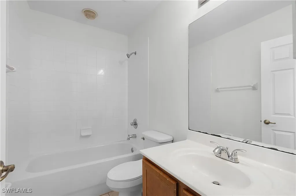 2408 Laurentina Lane Cape Coral FL 33909