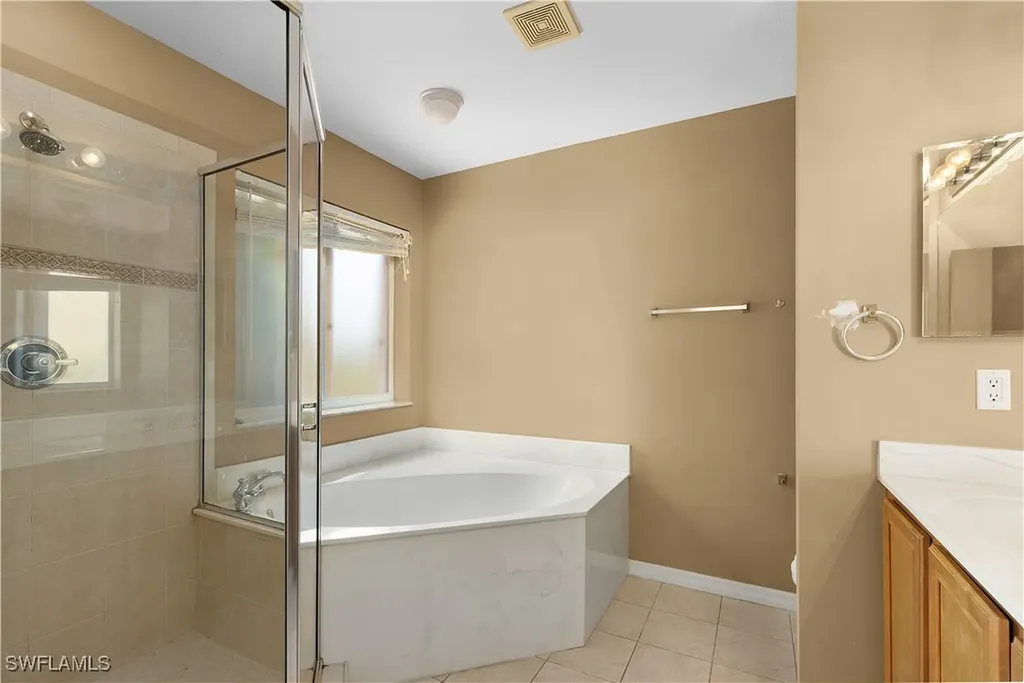 2408 Laurentina Lane Cape Coral FL 33909