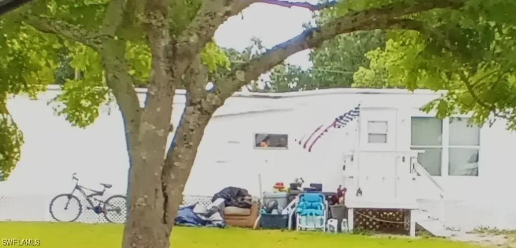 309 Pinecrest Avenue NW Moore Haven FL 33471